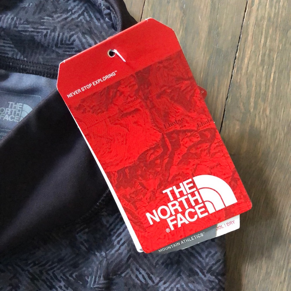 The North Face NWT capri leggings🧘‍♀️🧗‍♀️❤️🔥🍂 - Picture 7 of 12